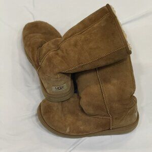 UGG Australia Classic Short Boots – Chestnut – Women’s Size 5